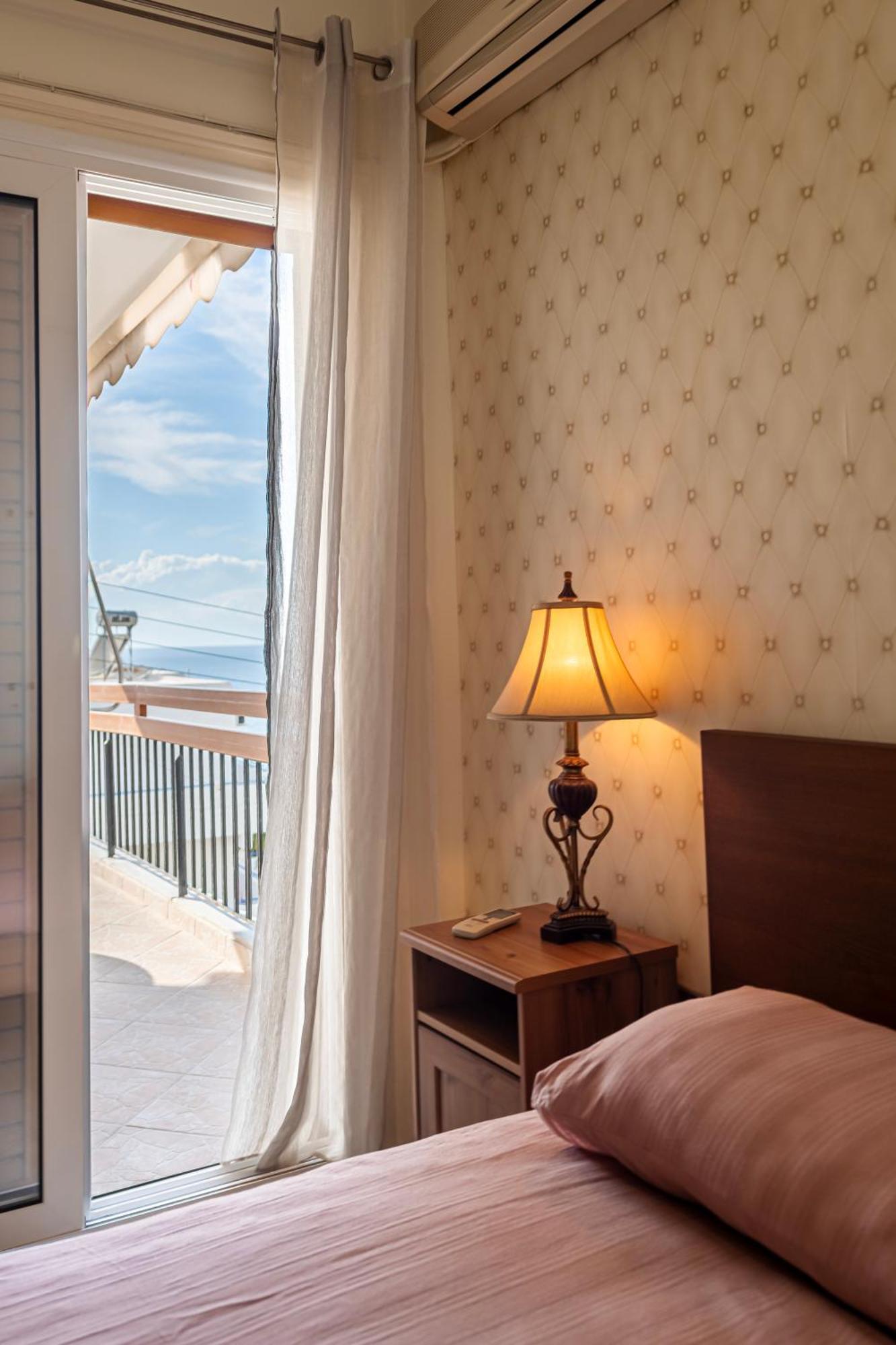Sea View Apartment 100M From The Beach Saronida エクステリア 写真